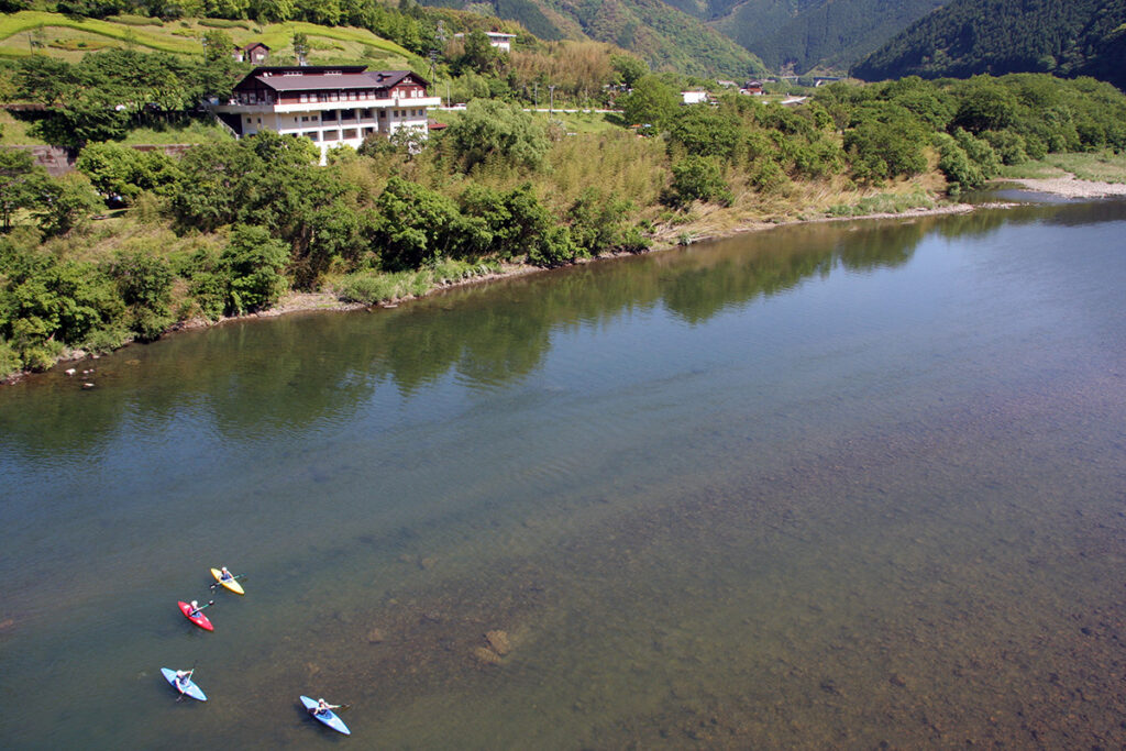 Shimanto Kawanoeki Canoe House
