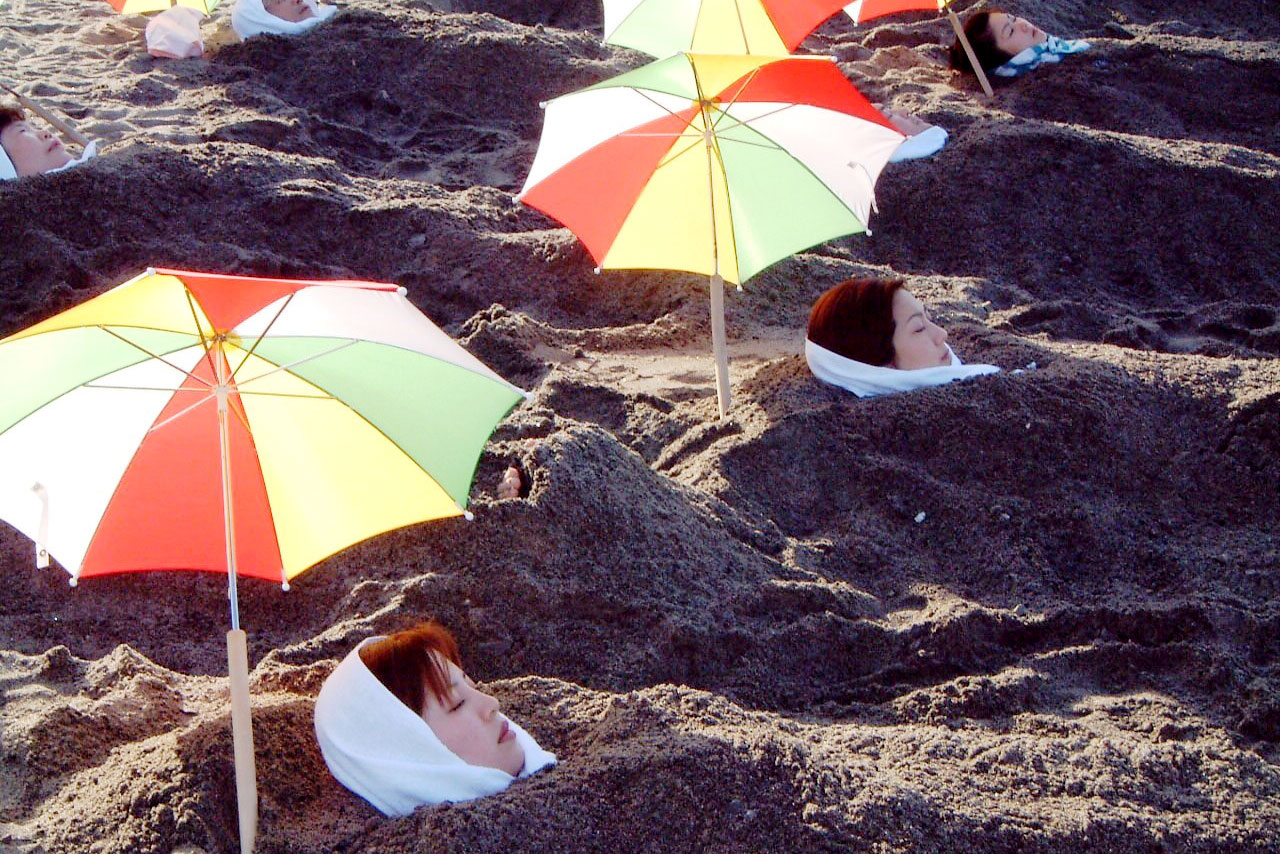 Sunamushi Onsen (Sand Bath) Saraku